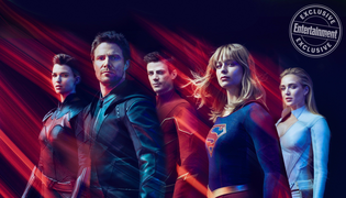 Arrowverse 2019 Photoshoot 001.png